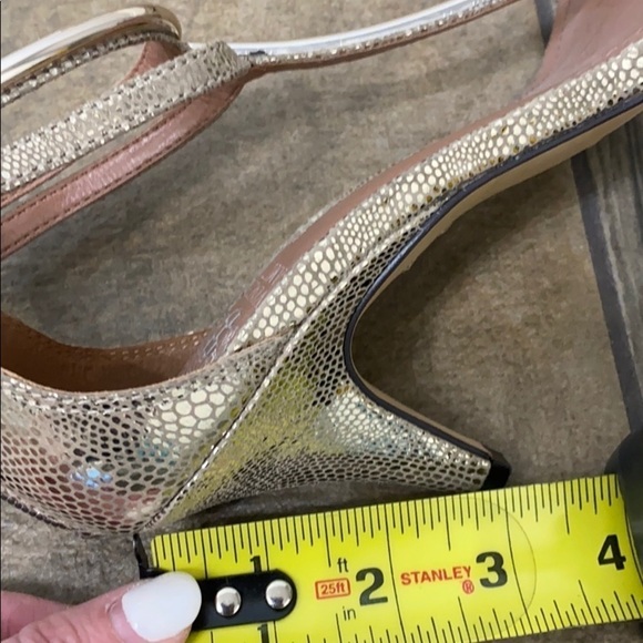 Vince Camuto gold pattern heels size 7.5M - Picture 12 of 13